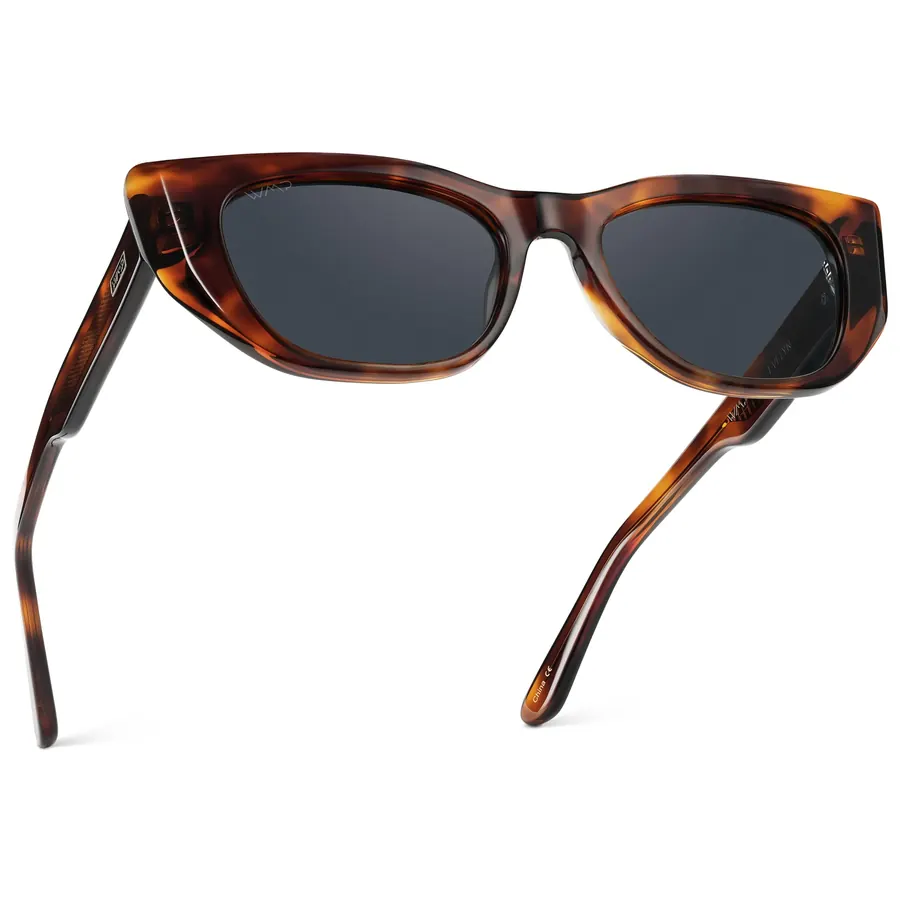 WearMe Pro oversized cat eye sunglasses